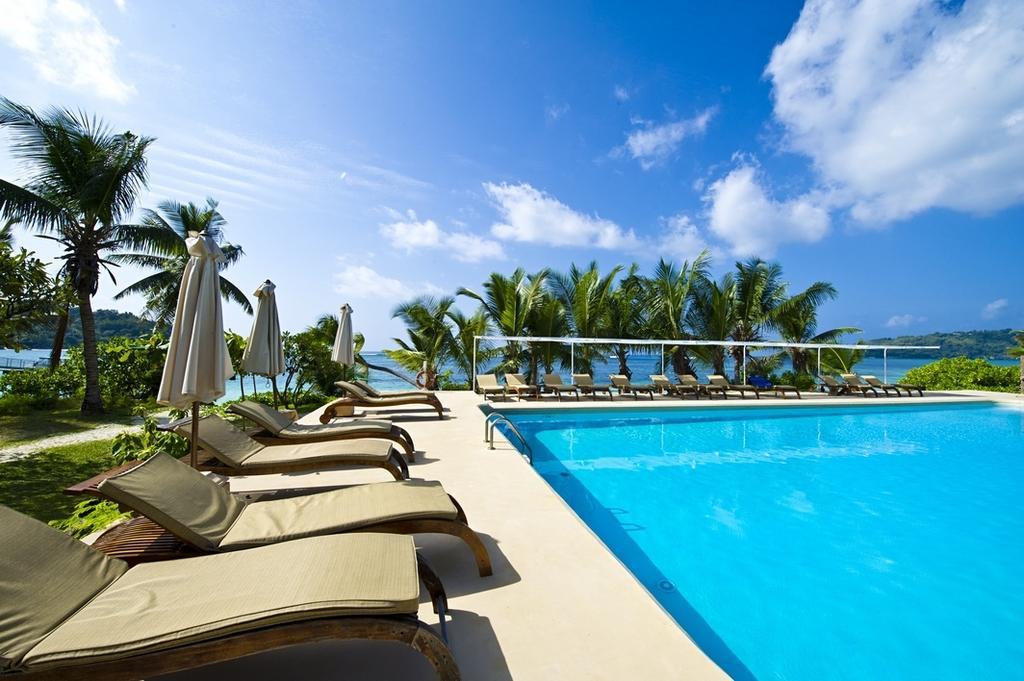 New Emerald Cove Hotel Баи-Сейнт-Энн Экстерьер фото