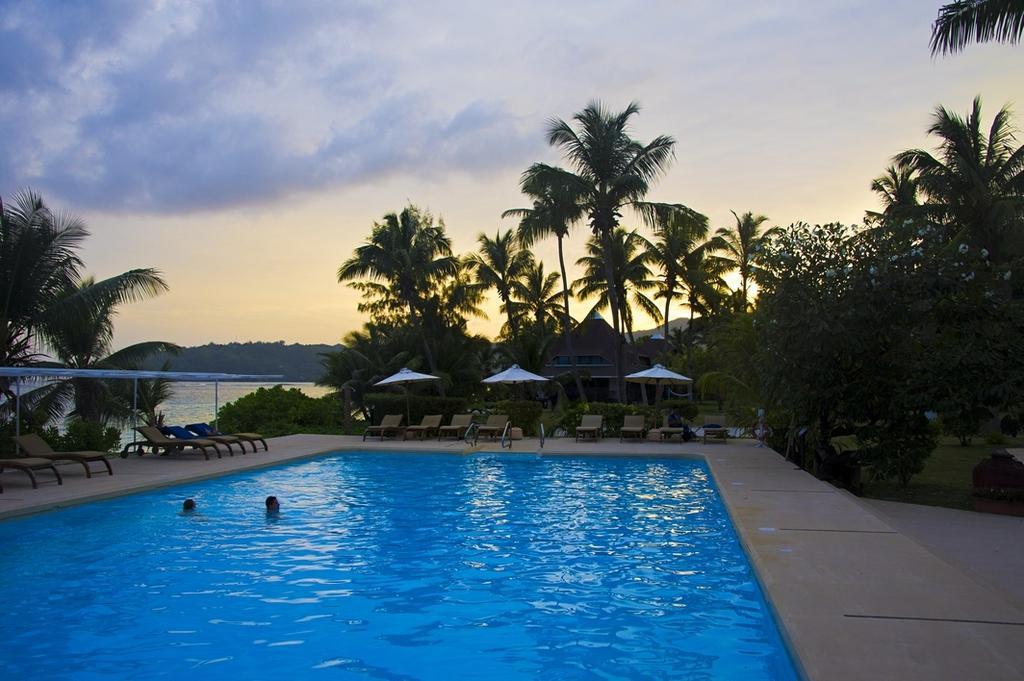New Emerald Cove Hotel Баи-Сейнт-Энн Экстерьер фото
